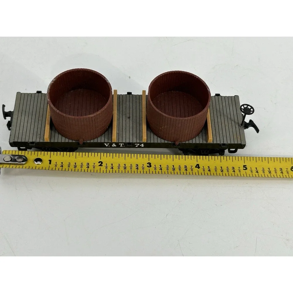 Vintage HO Scale V & T 45 Flat Car with Two Barrels Load Pocher Made in Italy